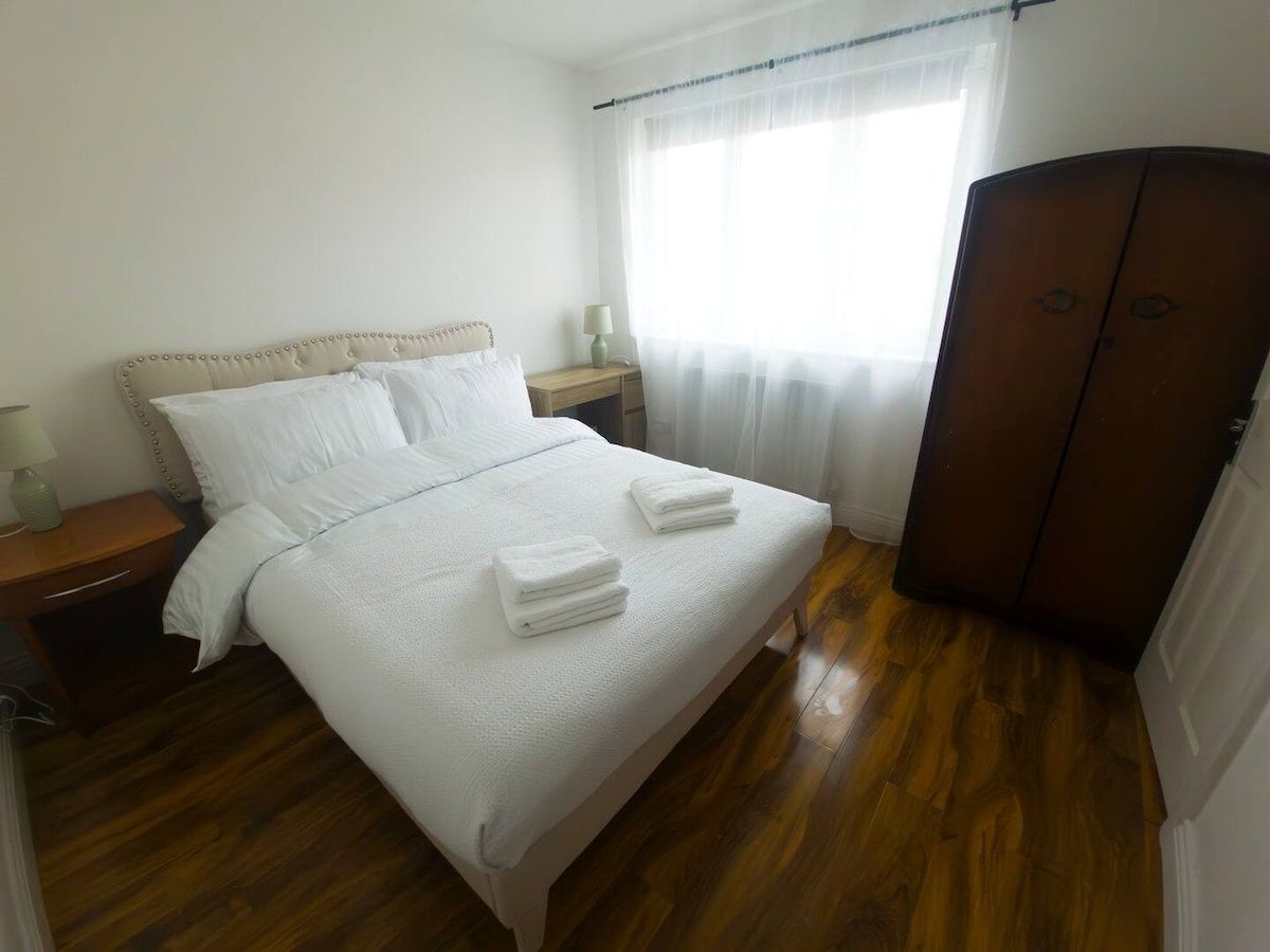4BDR House By Homestyles Hosts Short Lets & Serviced Accommodation Islington • Contractors • Parking • Long Stays