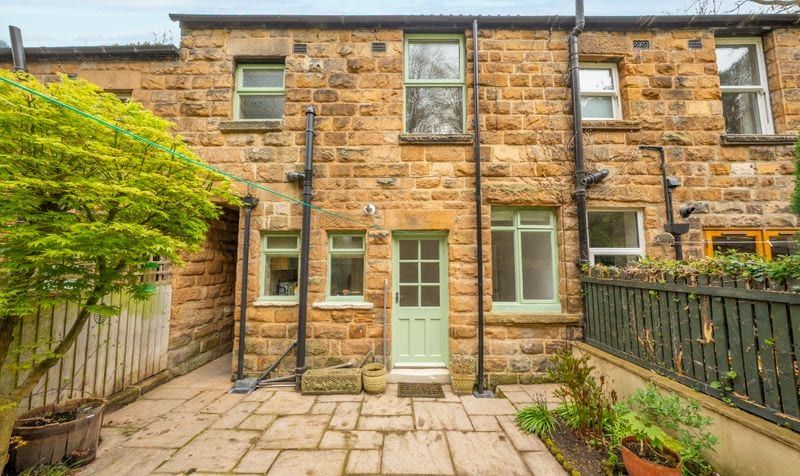 Sandybank, 3-Bed Home Near Harrogate, Parking & Country Views