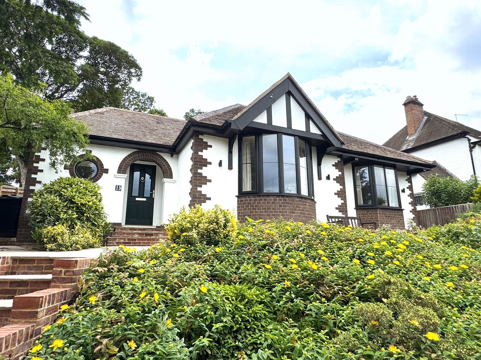 Mountfield House - 3-BR Bungalow w/ Spacious Living & Private Garden