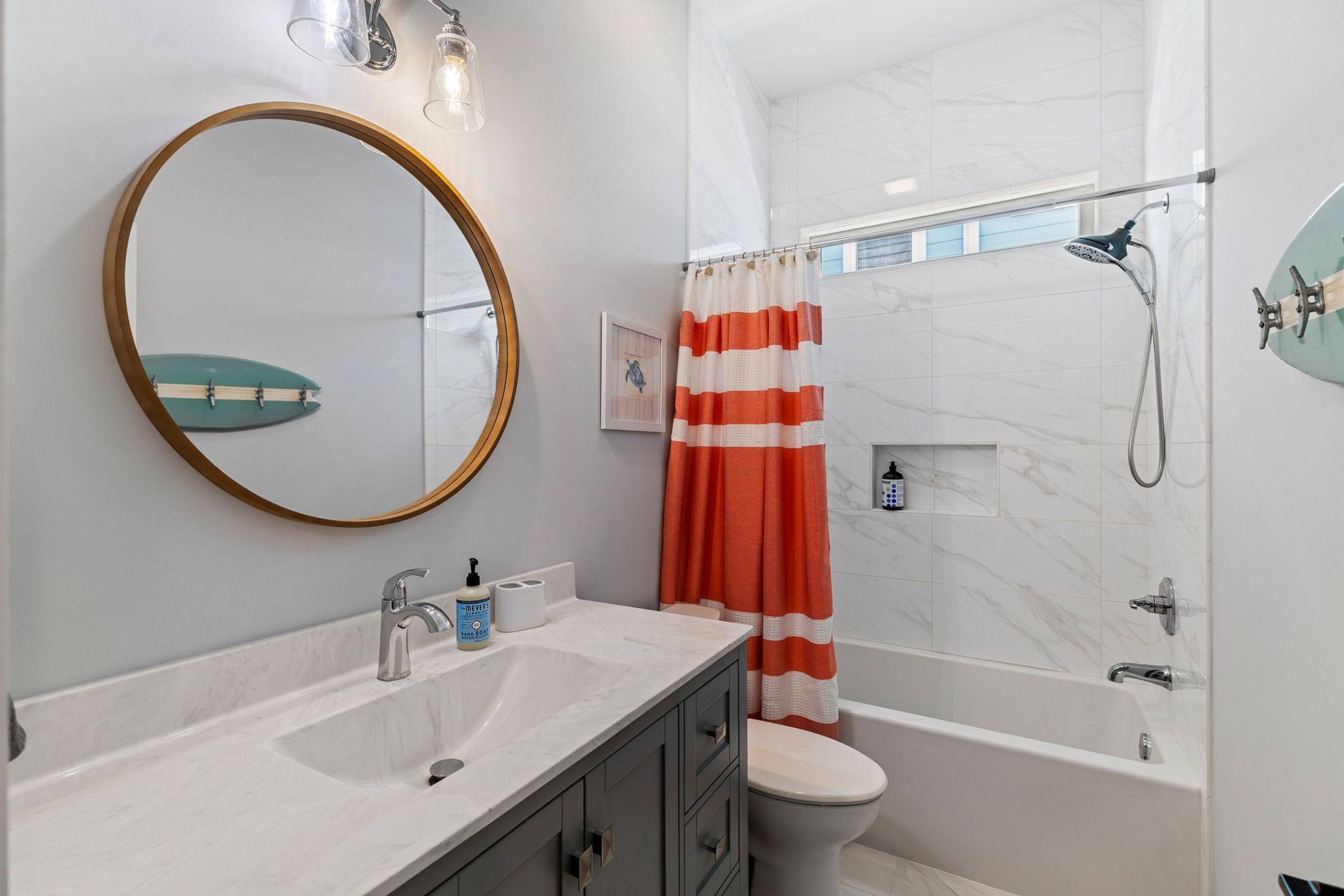 4895