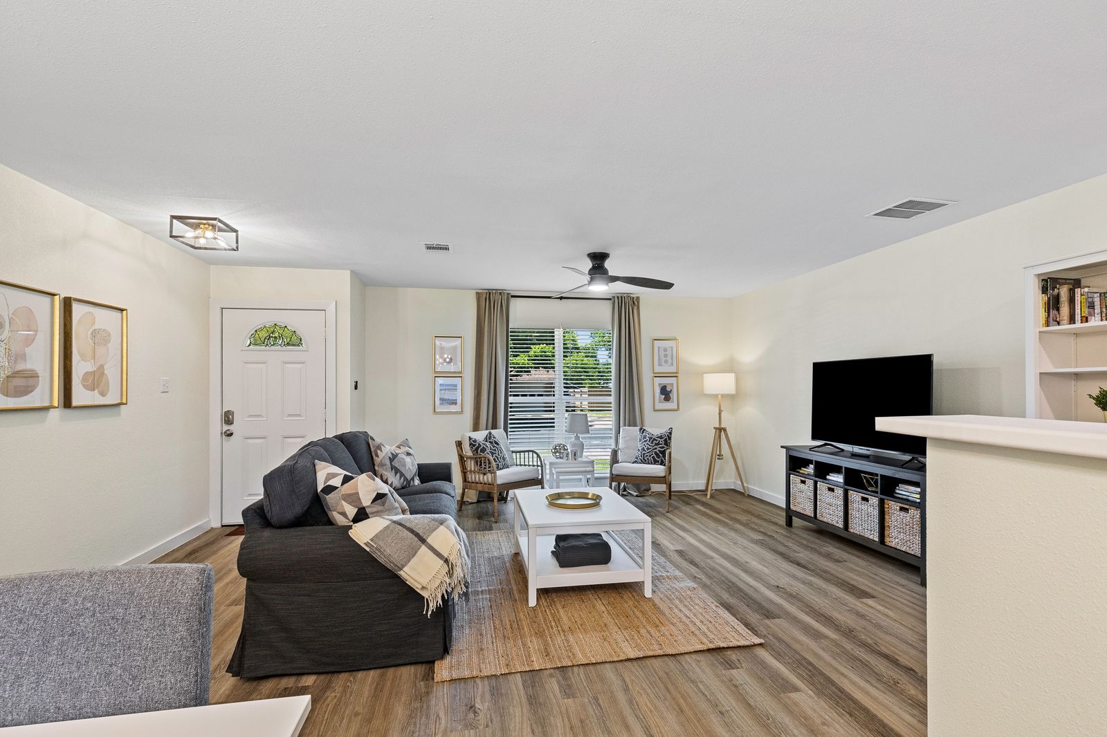 Updated Home Near Brentwood Park