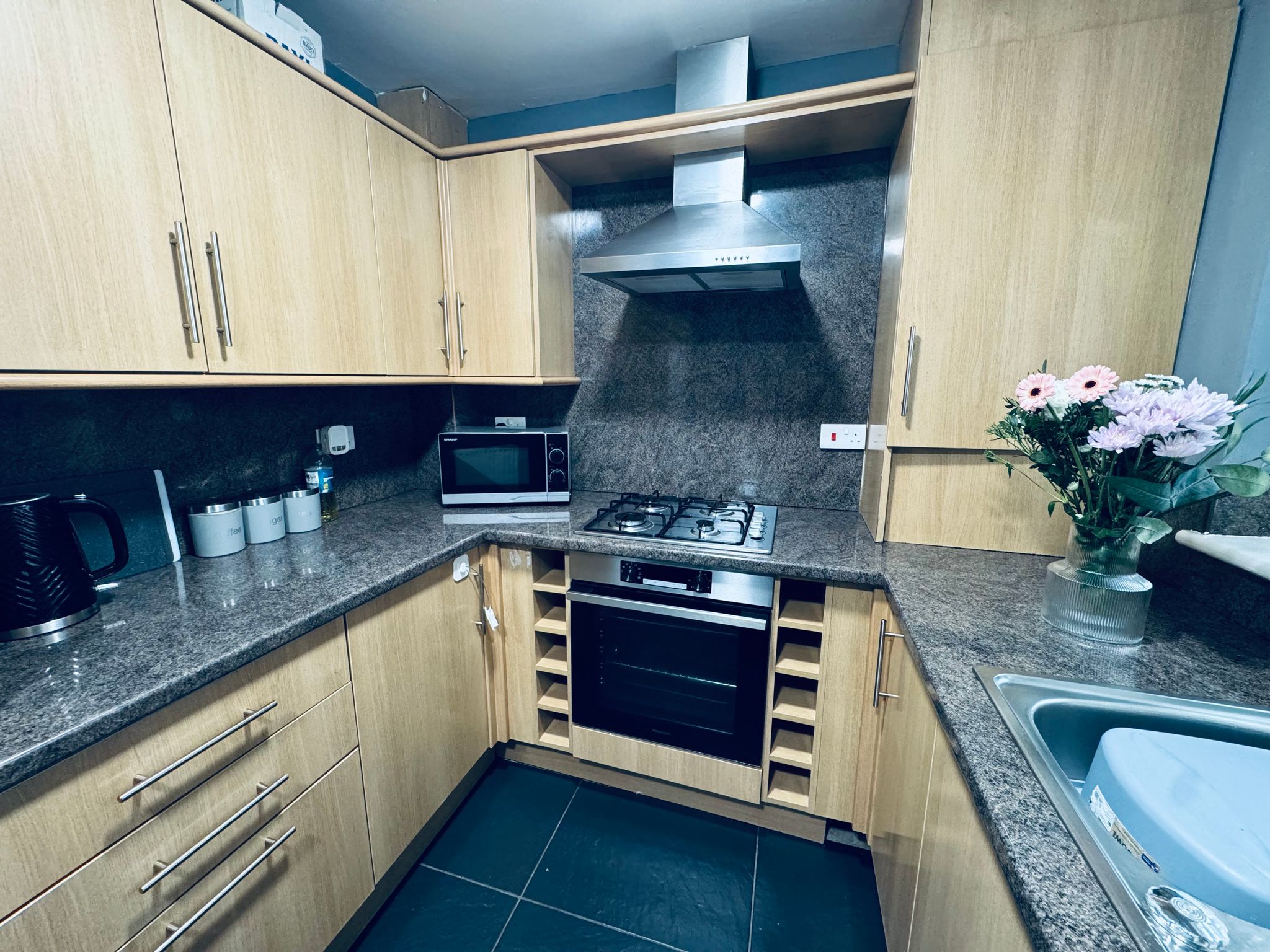 Queens Townhouse - 4 Bed