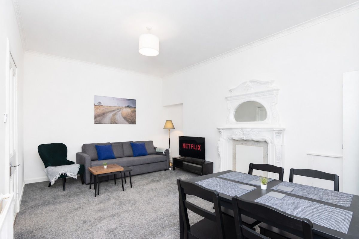 Family-Ready Apt for Work & Couples
