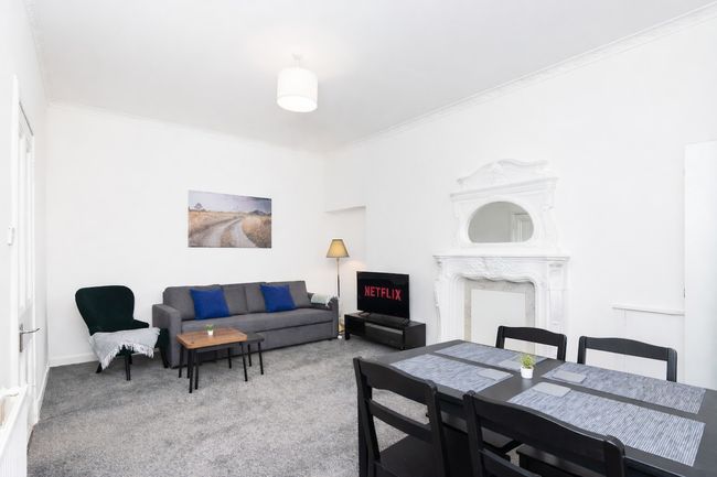 Family-Ready Apt for Work & Couples