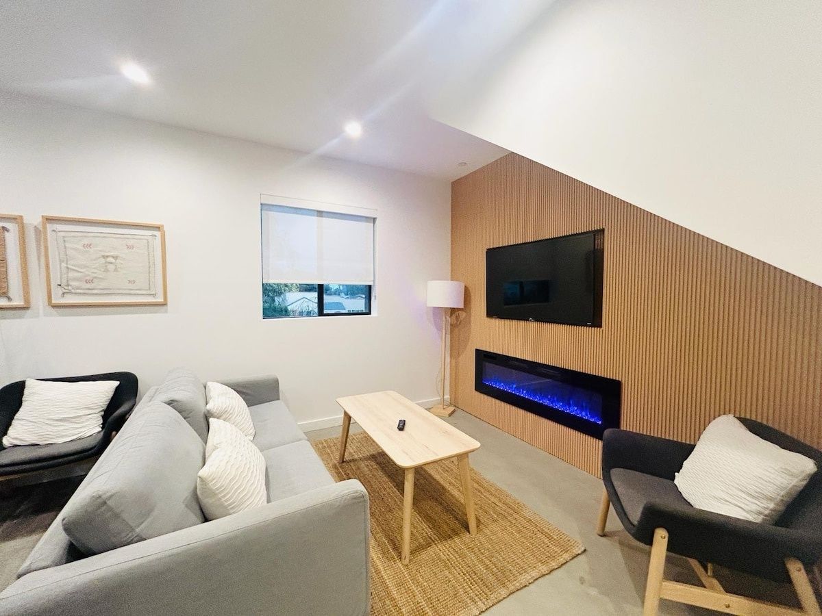 1BR Apt Nr. Culver City by JustBringYourToothbrush