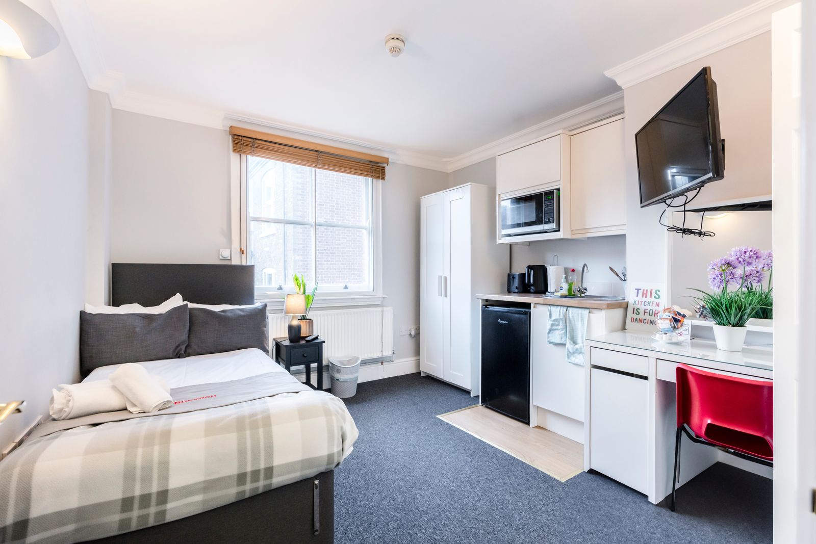 1 Riverside Road - Apartment 5