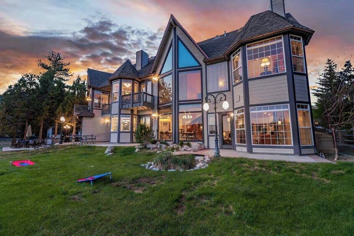 Big Bear Lakefront Luxury Home w/ Spa & Views