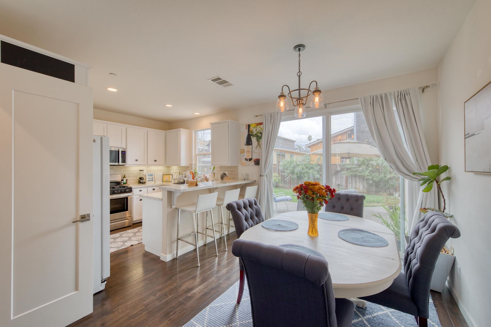 Sonoma Getaway: Elegant Winemaker’s Retreat with Modern Amenities