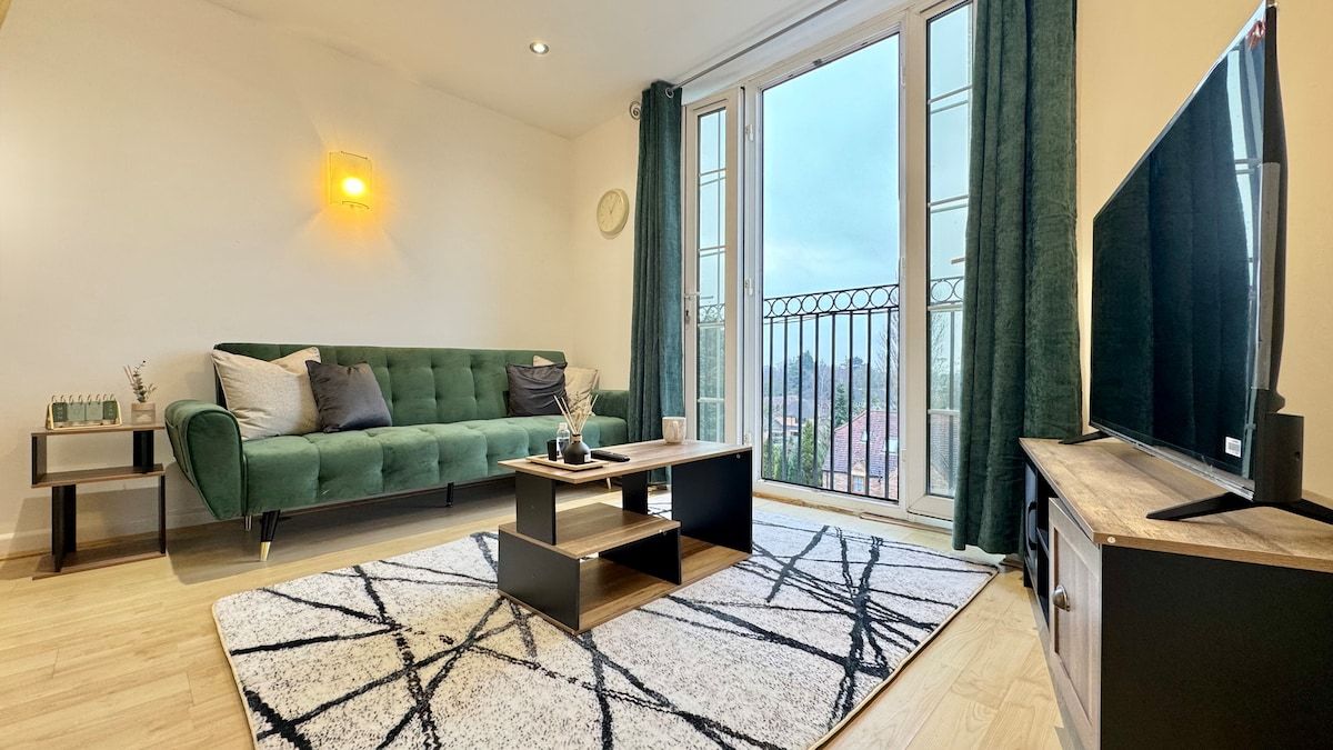 Stylish & Comfortable 2-Bedroom Flat