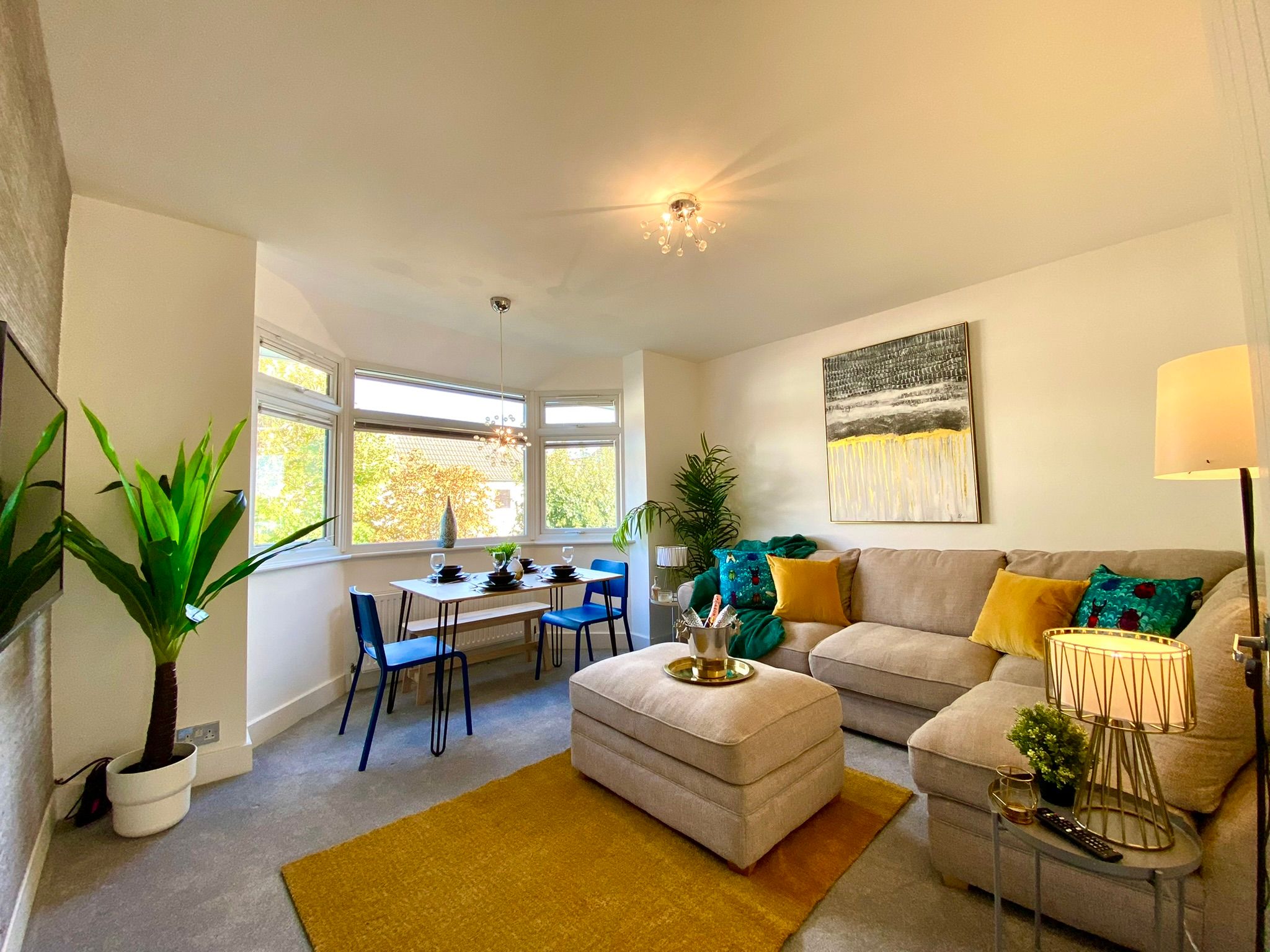 Stunning 2 bedroom near the BEACH +free parking