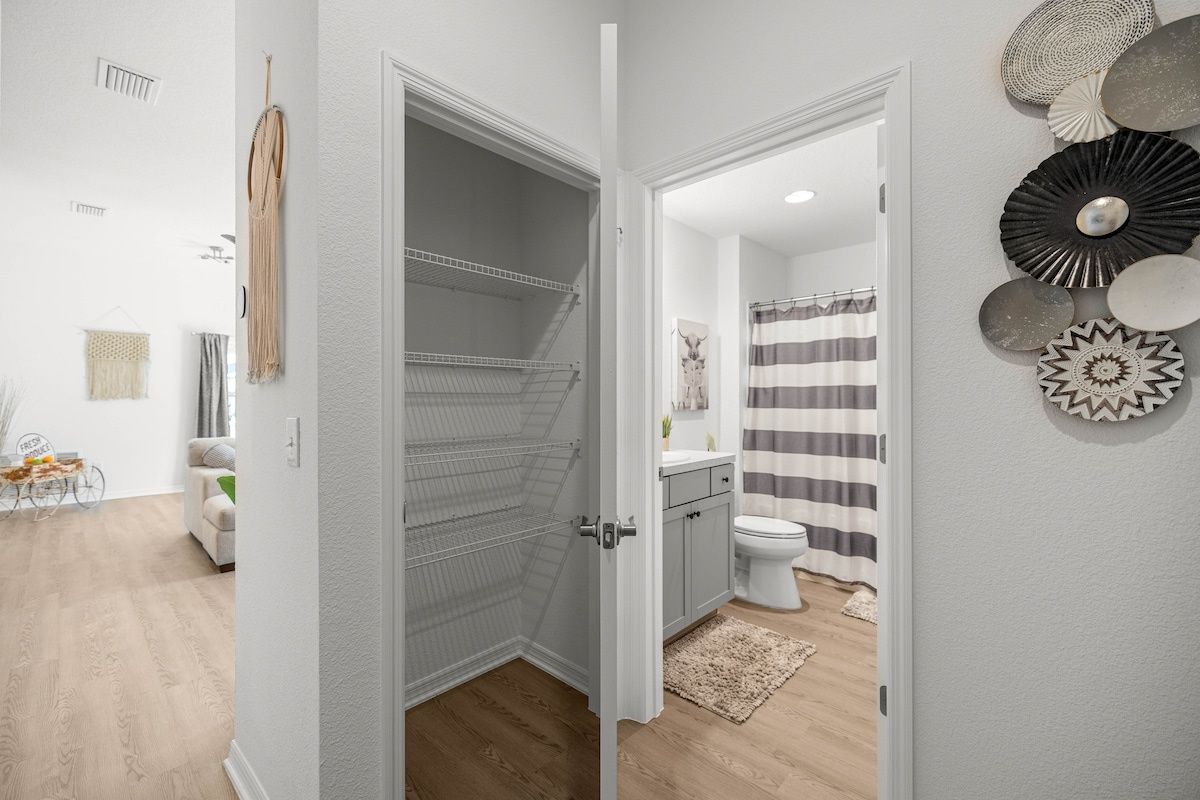Cozy 2BR With Golfcart | 5 Mins to Eastport Sq. — photo 22
