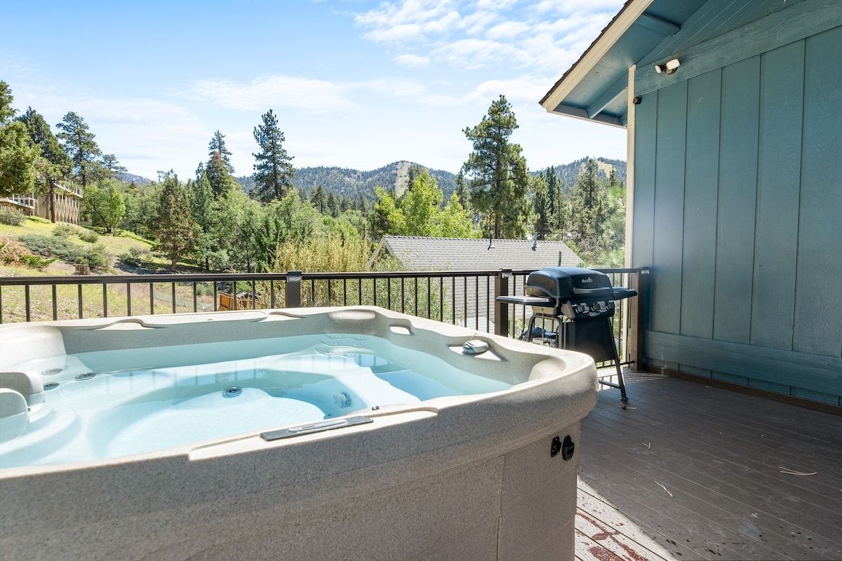 Walk to Ski Resort | Hot Tub | Mountain Views