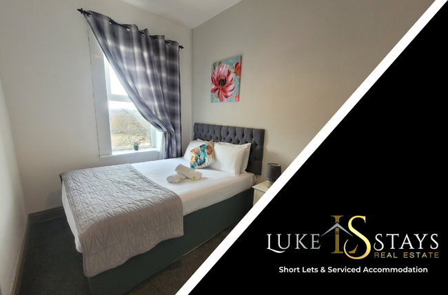 Luke Stays - Brighton Road