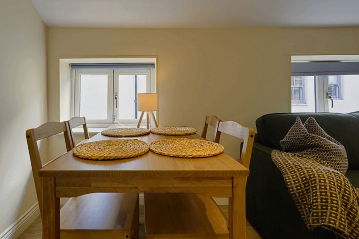 Apartment in Wakefield: Detached 1 Bed Apartment in Wakefield near Station, photo 4