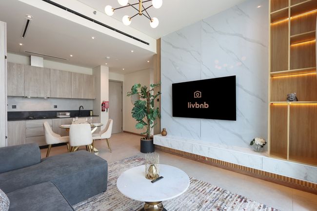 Livbnb- Penthouse in Signature, JVC w Huge Balcony