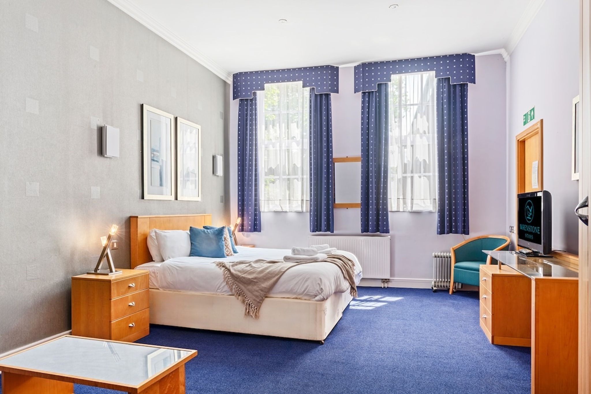 Bright Ensuite Room | Walk to Arena & Castle