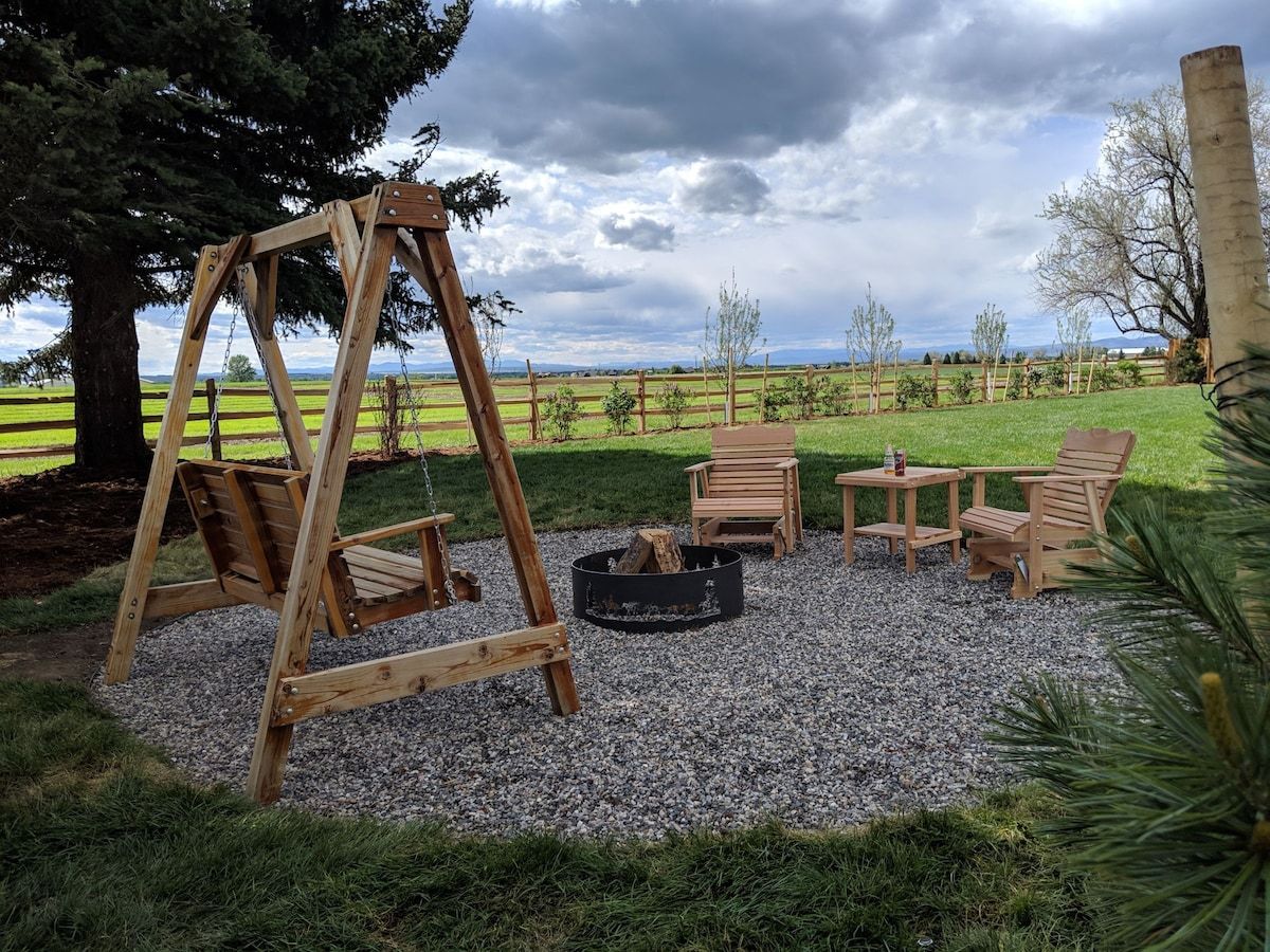 'Glamper's Paradise' Nightfire Bozeman
