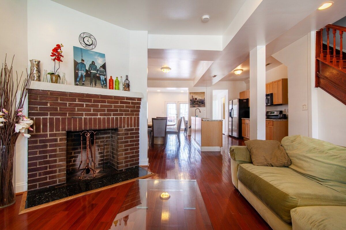 Spacious 5BR DC Home for Groups