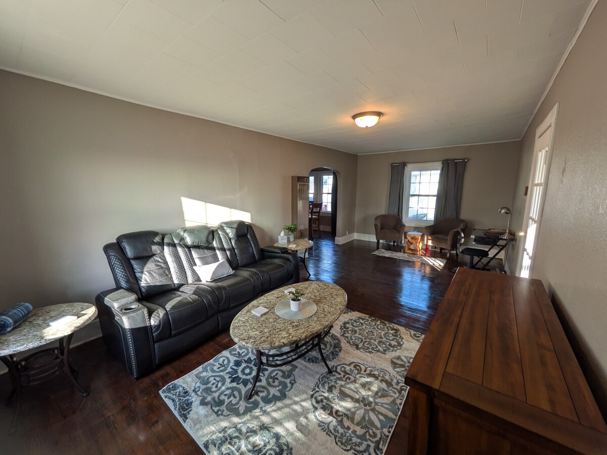 2 Bed/1 Bath Home in the Center of Town