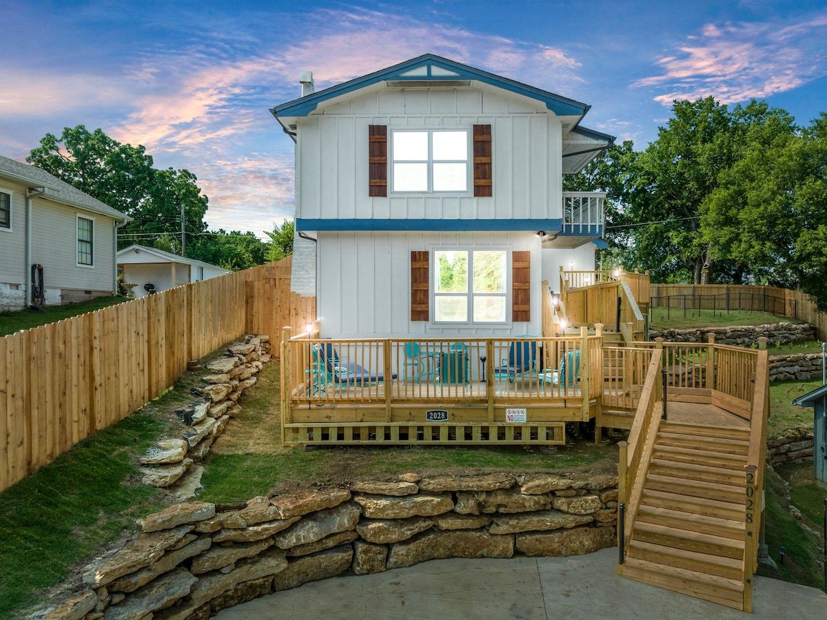 Stunning 5 Bedroom, 8 Beds | Owen Park Oasis