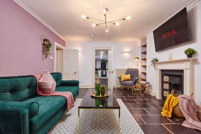 King Alfreds Doorway in Central Bath - by PureStay