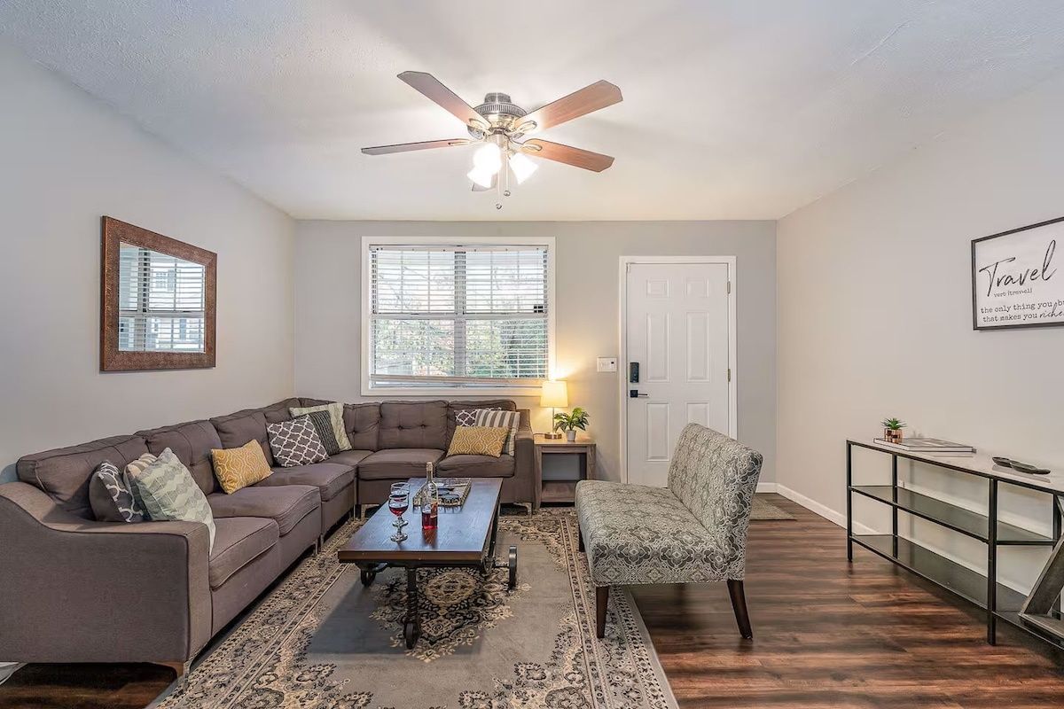 Modern Dual-Condo Retreat Near Downtown/Airport