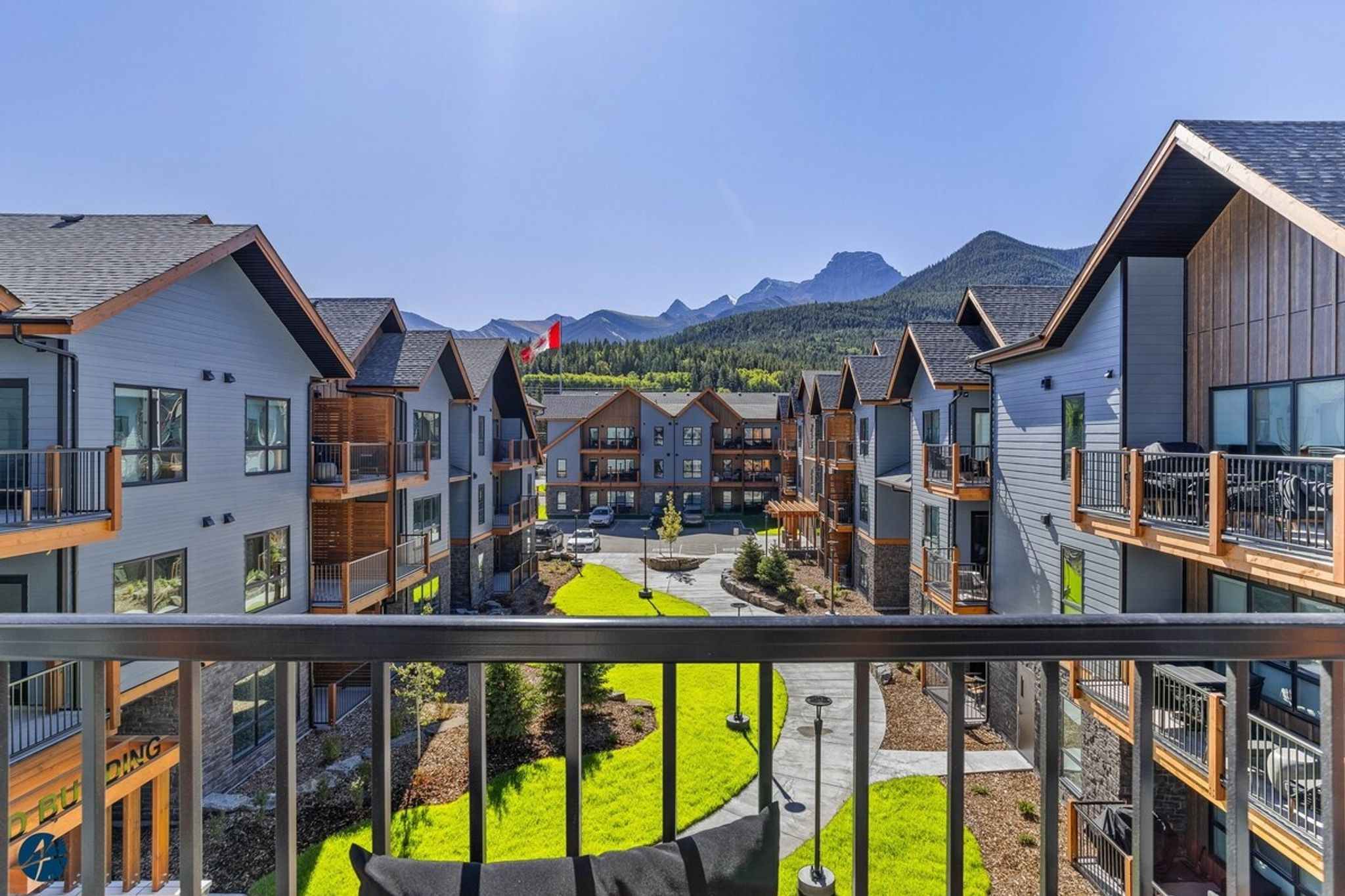 2 Bed/2 Bath Sparrowhawk-Top Floor/South Facing