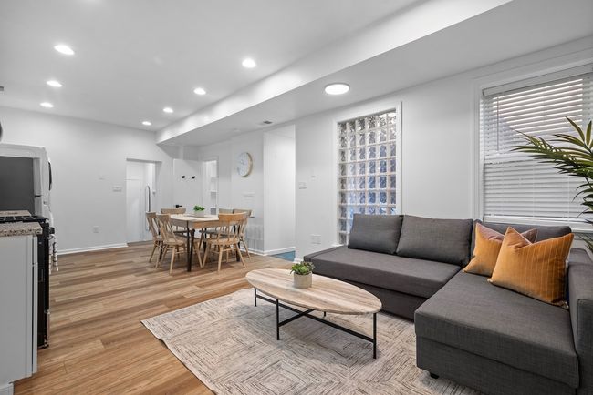 Central/Lawrenceville @1B Spacious 2BD w/Prkg
