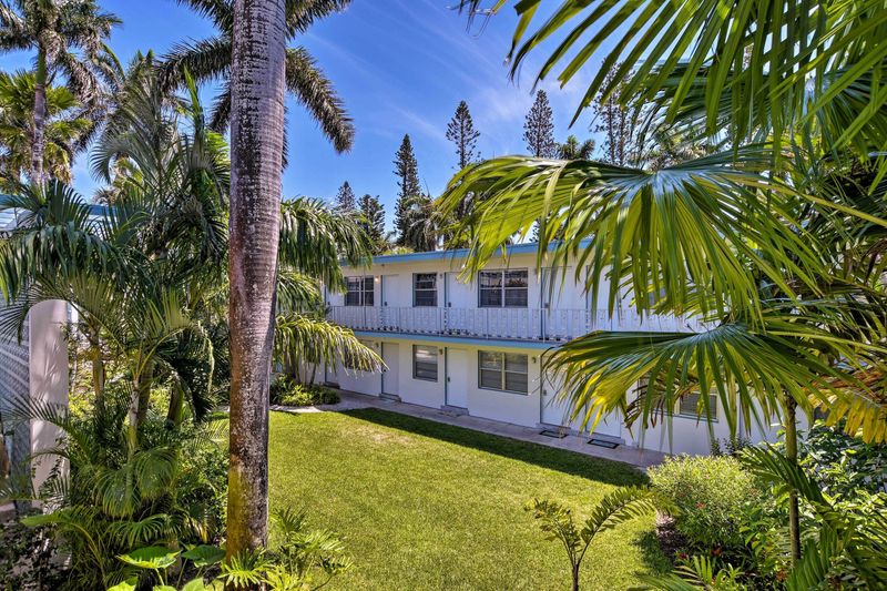 Renovated Studio at Naples Beach & Town — photo 18