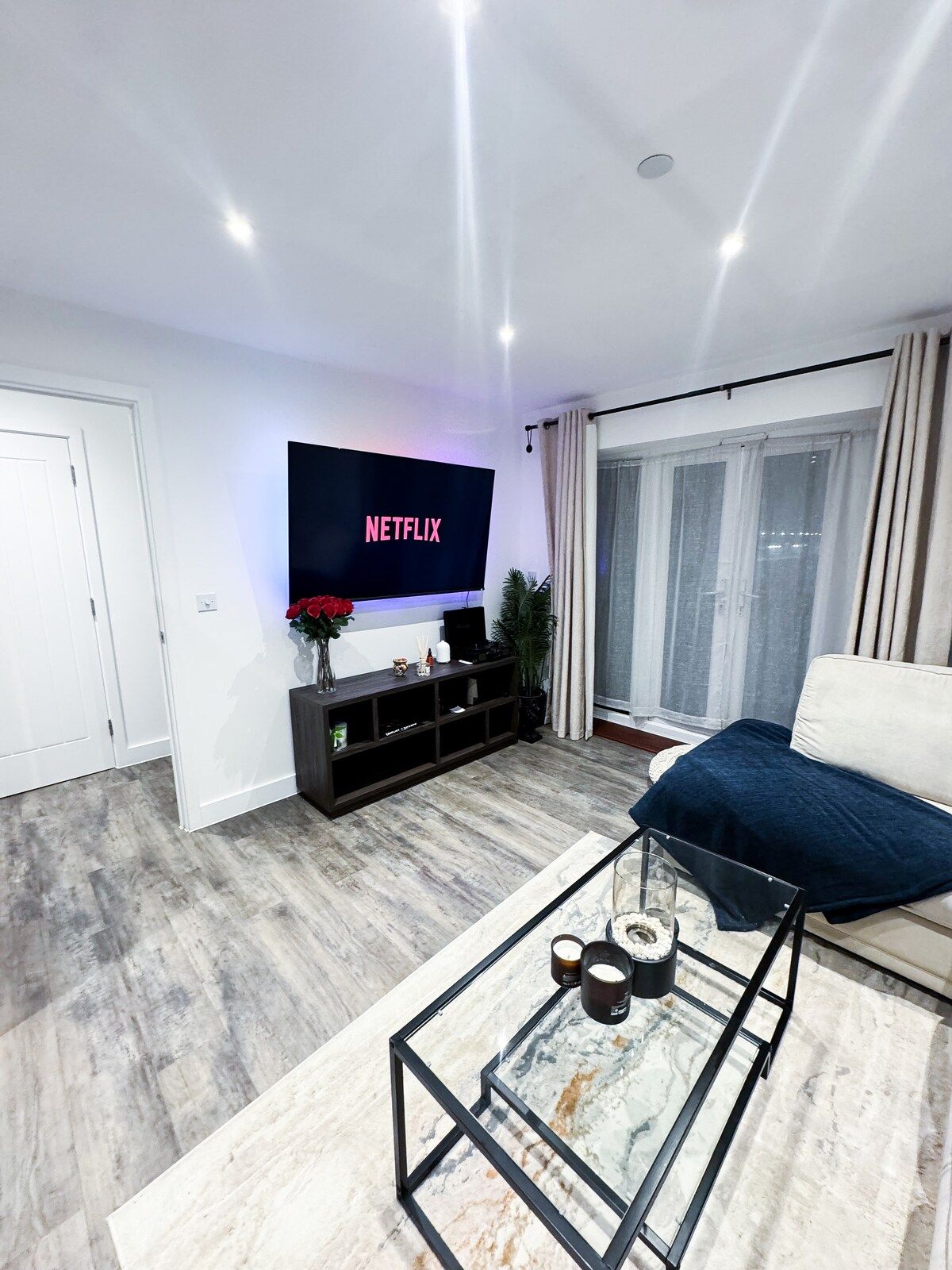 Rochester Gem | Balcony, Parking & Station 2 mins