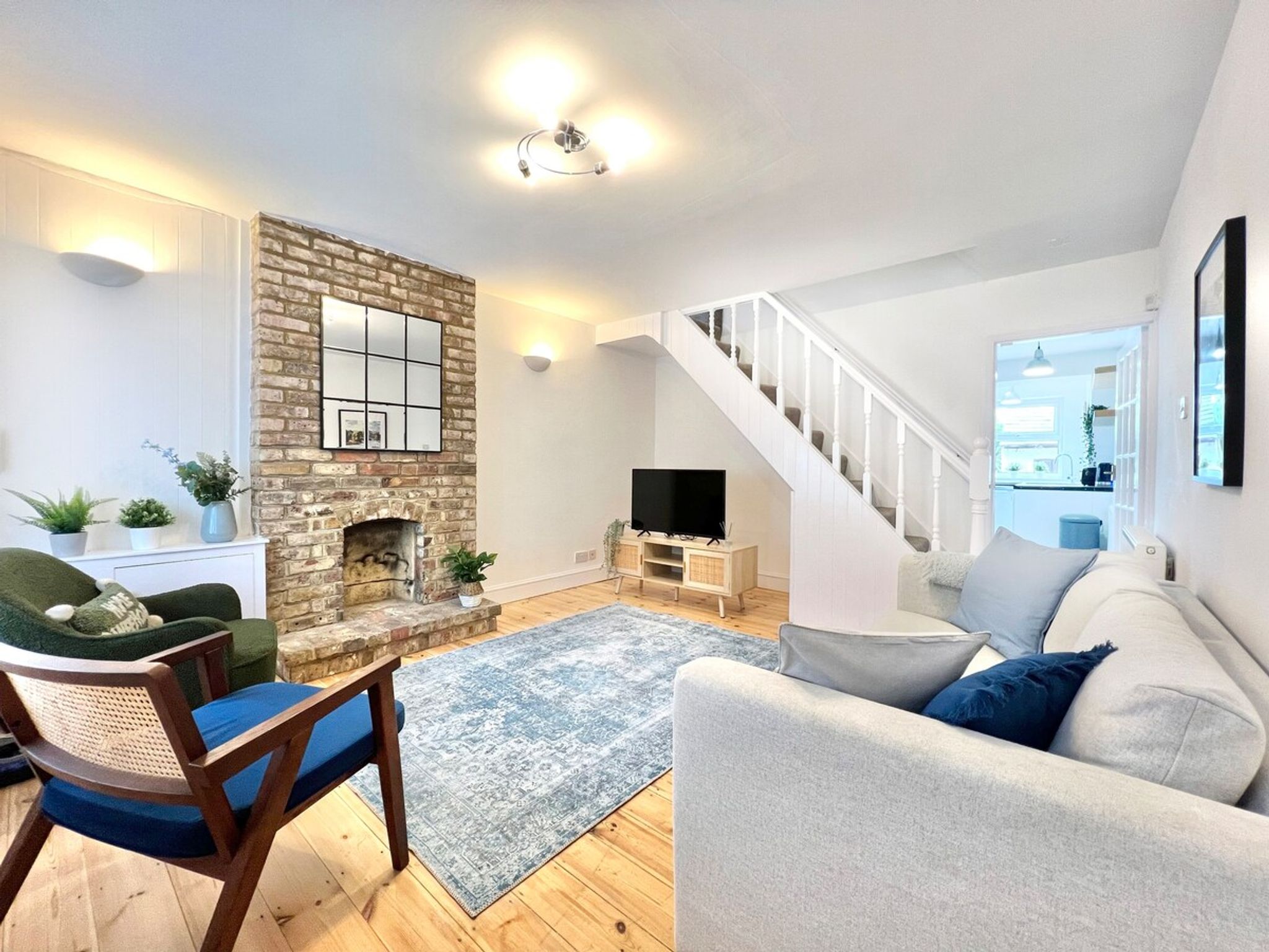 Stunning Windsor Cottage, Perfect Location