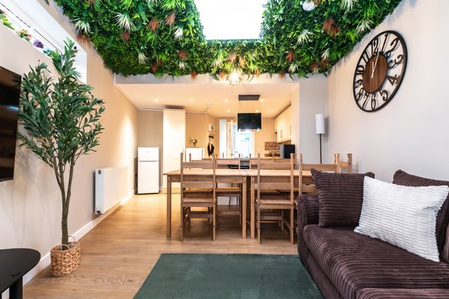 Open Mind Property- 5BR House Poole, Free Parking