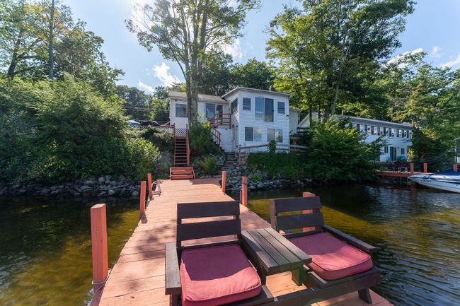 LakeFront Steps from Lake Winnipesaukee sleeps 12!