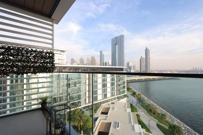 Livbnb-Upgraded 2BR + Maid's Room with Sea View