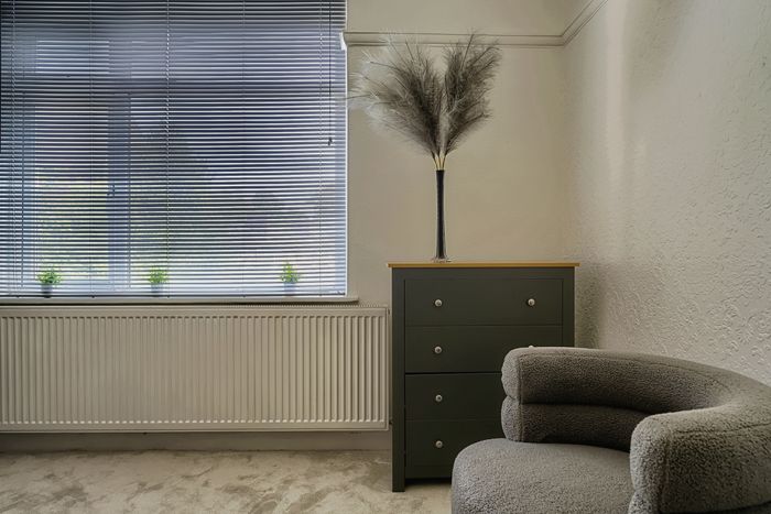Apartment in Chorlton, Manchester: Chic 2BR Apartment for 8 in Vibrant Chorlton, photo 2