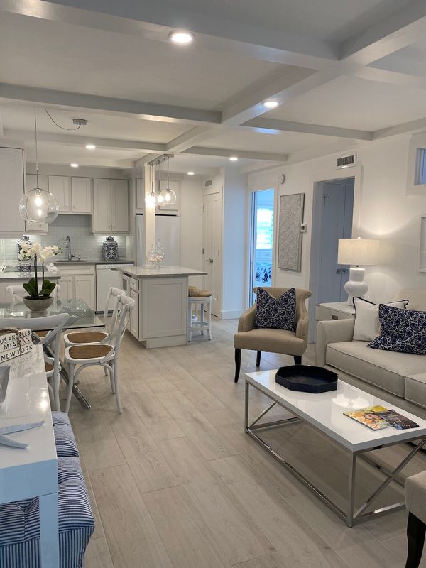 Luxury 2-Bed Condo Steps to Naples Beach & Downtown — photo 2