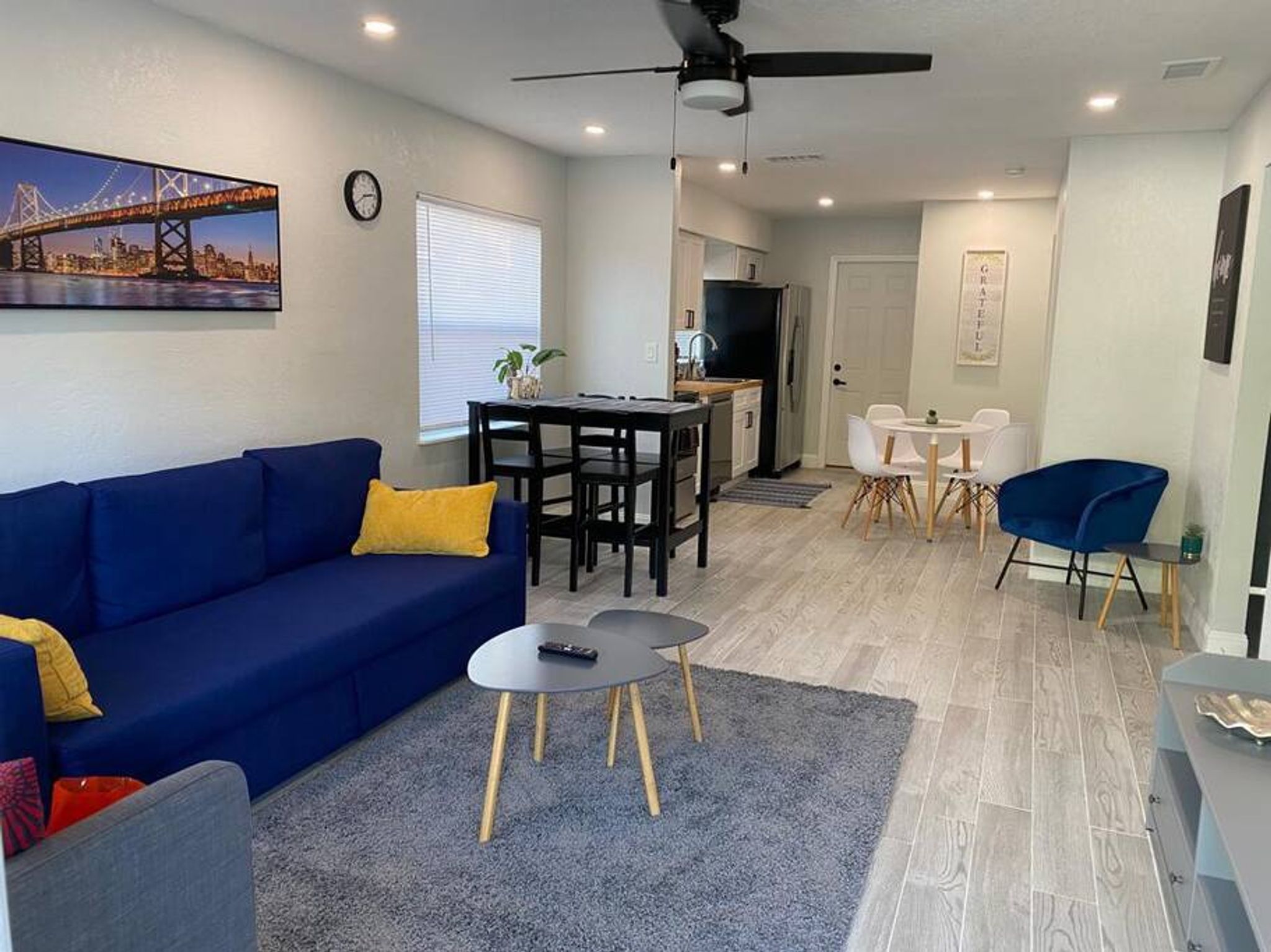 Lovely 2-beds Central Clearwater Apartment