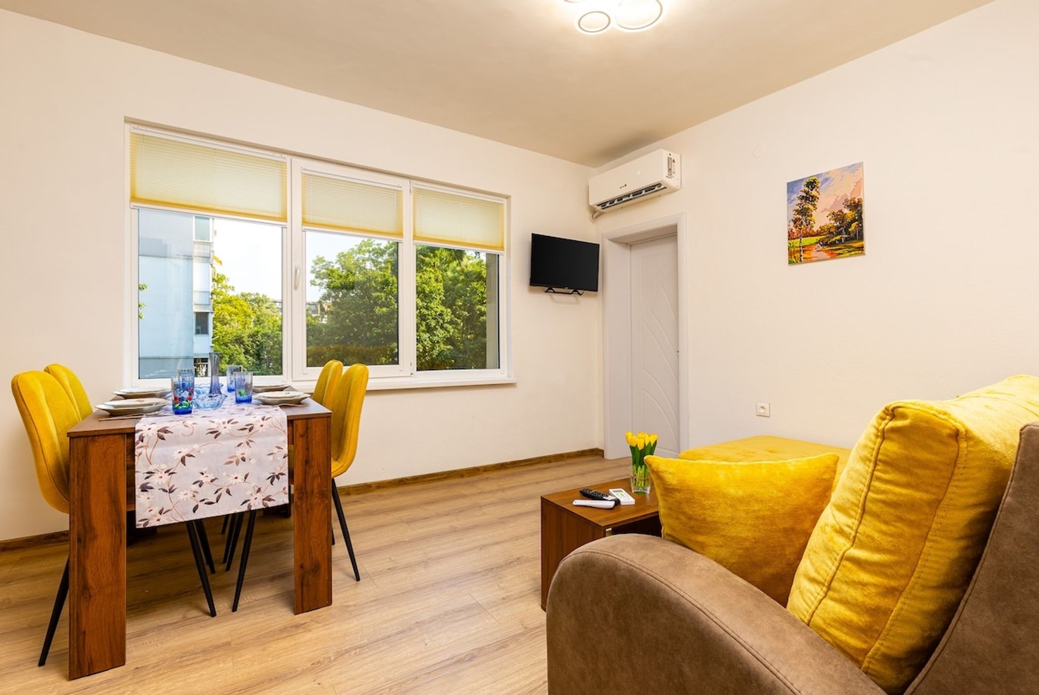 Modern 1BR Apt with Private Garage near Mall Plovdiv, Pulmed and Rowing Canal