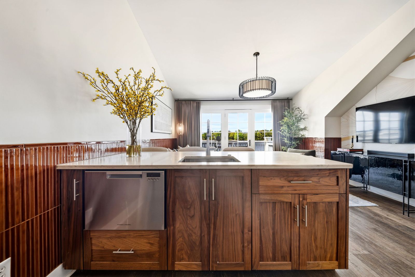 The Lantern Loft - Luxury Riverfront Downtown