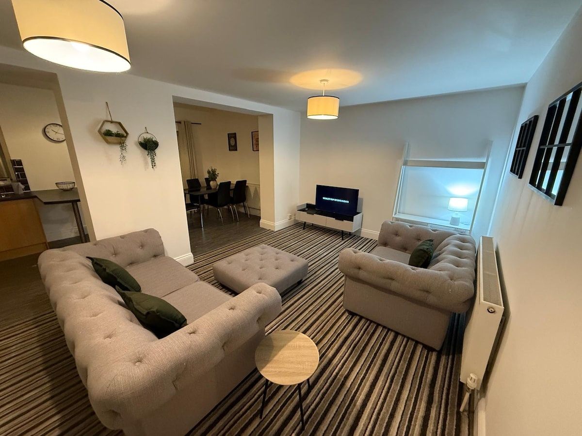 Resi-Lets: Large Ground Floor Apt | Newsham Road