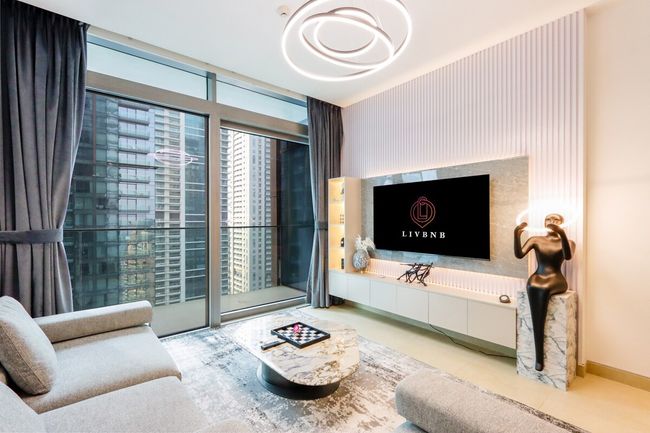 Livbnb Suites- Luxury 2BR Oasis in Marina Gate
