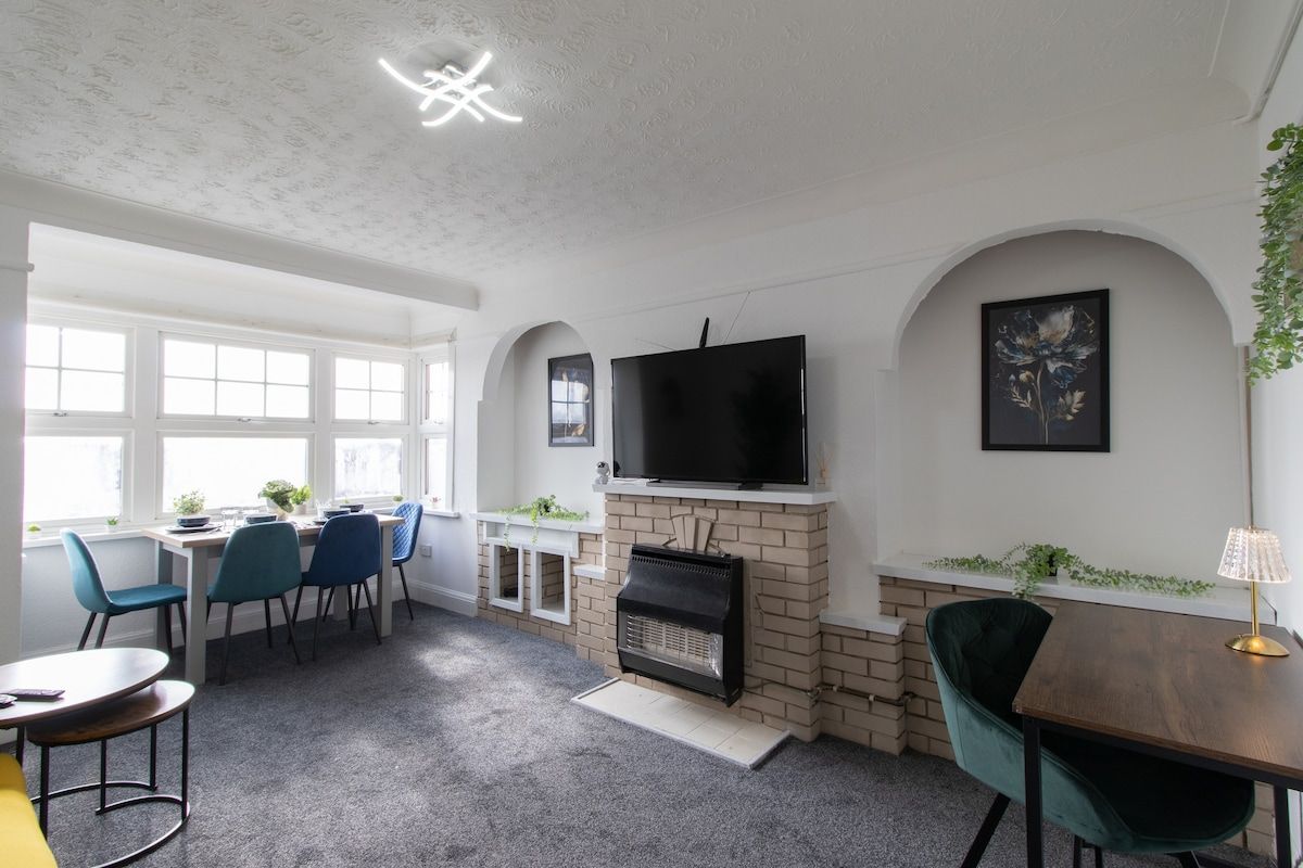 Open Mind Property - Southsea with Free Parking
