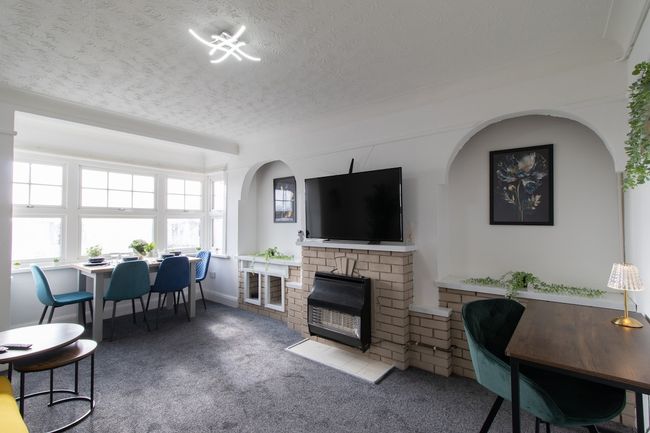 Open Mind Property - Southsea with Free Parking
