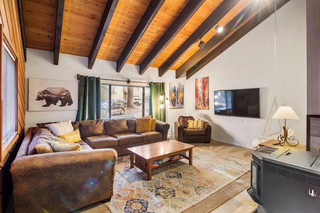 Pet Friendly 3BD 3BA Spacious Mammoth Cabin