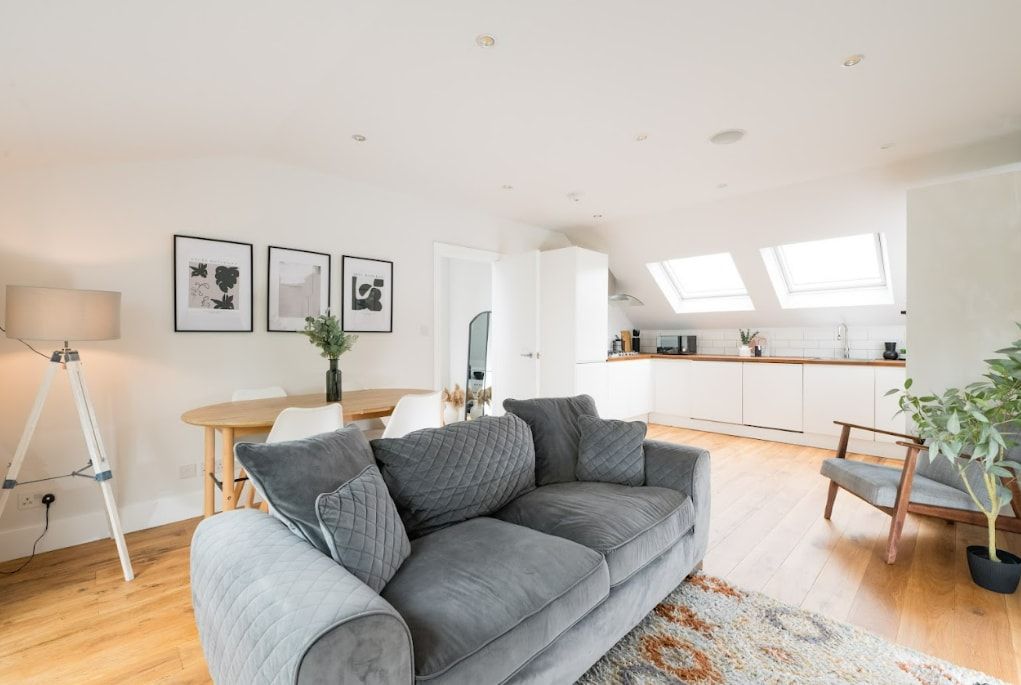 Contemporary 2 bed Loft | Honor Oak, London Apt