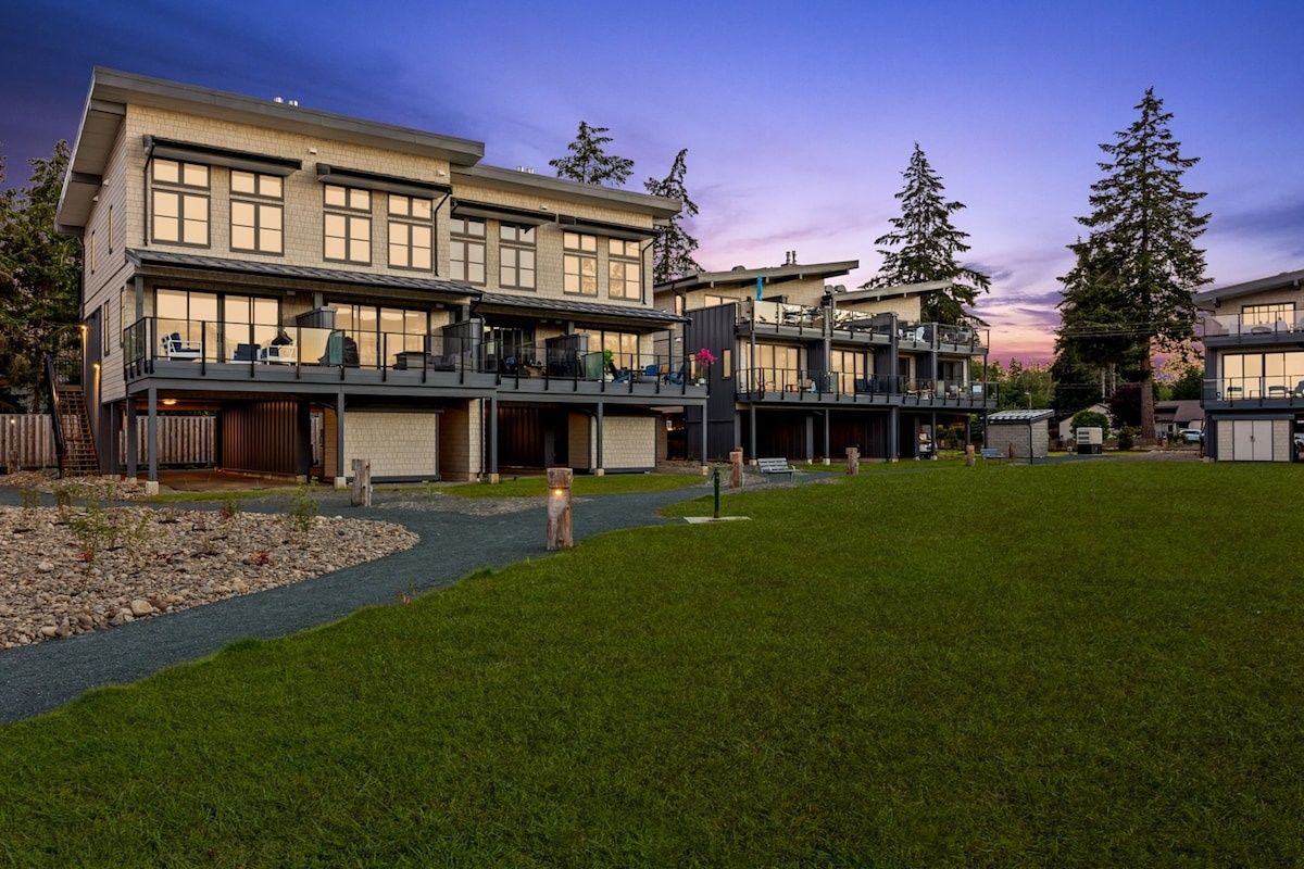 Ocean View Town House #4 at THE BEACH HOUSE!