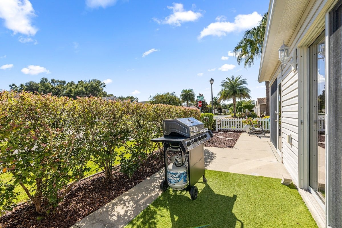 Sunnyside Escape in The Villages | Golfcart | BBQ — photo 6