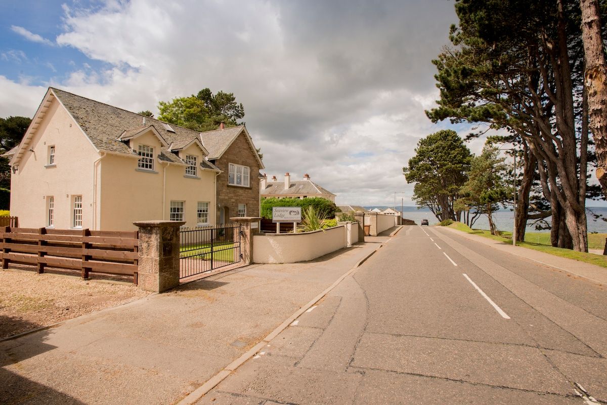Seaview Lodge - Five star luxury by the sea.