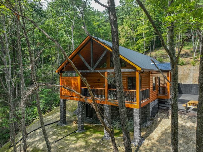 Mommy Bear ~ Cozy Gatlinburg Cabin–5 Min to Skiing & more