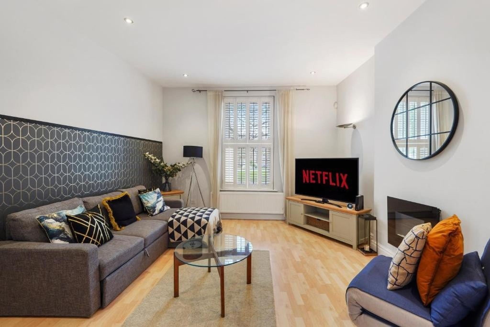 Pristine Stylish Townhouse on the Stray - Sleeps 8